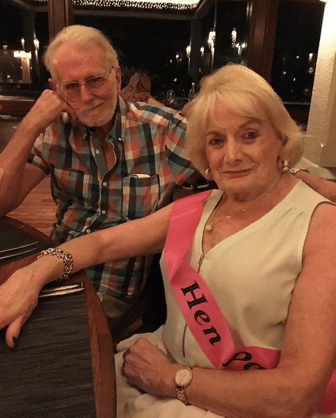 Женщина взяла на воспитание 74 подростка, приемная семья, приемные дети, ночевала в полиции, не могла иметь детей, семья