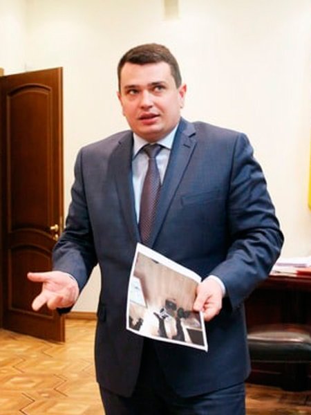 

Артем Сытник: "Среди всех органов, которые надо сформировать в рамках антикоррупционной стратегии государства, вовремя удалось создать только НАБУ" (Фото: ЦЖРМ)
