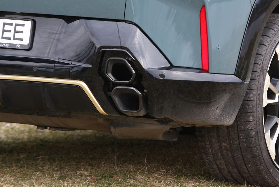 вихлоп BMW XM, BMW XM, новий BMW XM, кросовер BMW