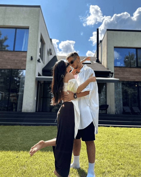 Анна Тринчер, Александр Волошин