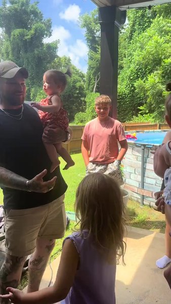 Алекс переплутав дітей