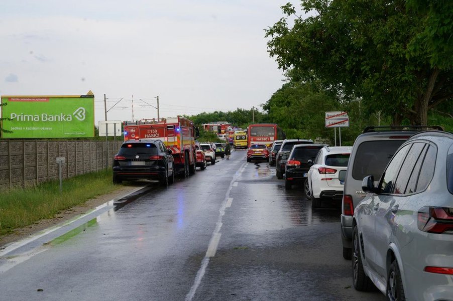 Поезд столкнулся с автобусом в Словакии