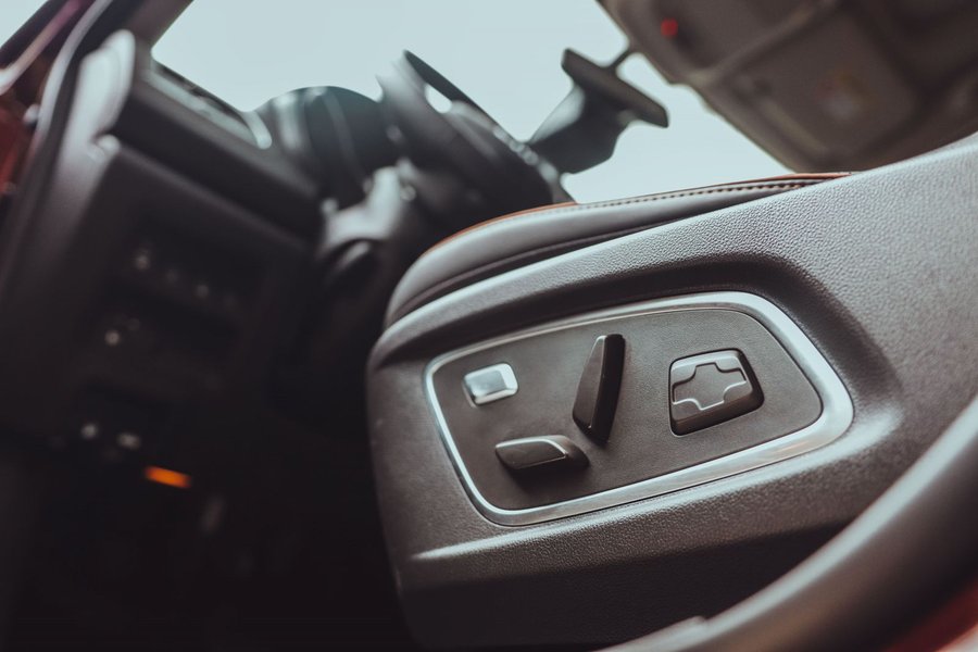 водительское кресло, фото, салон, новый рено, обзор