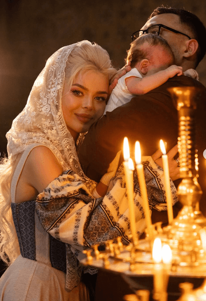 Певица Алина Гросу и её семья