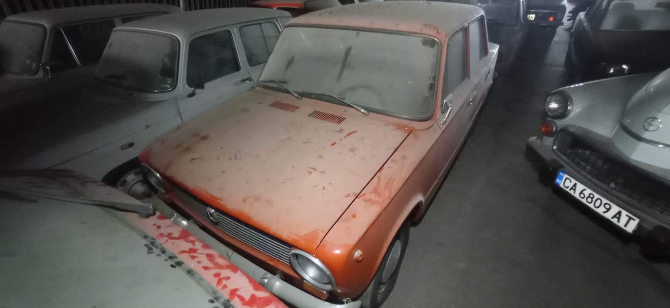 коллекция авто, ретро-авто, советские авто, ВАЗ-2101, ГАЗ-13 Чайка, Волга ГАЗ-21, Волга ГАЗ-24