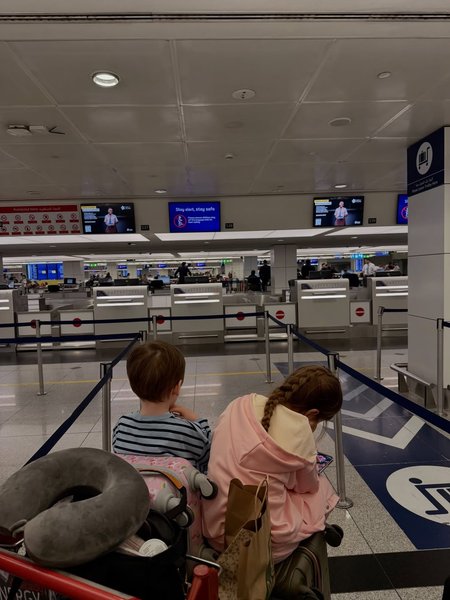 MamaRika застряла в Дубае