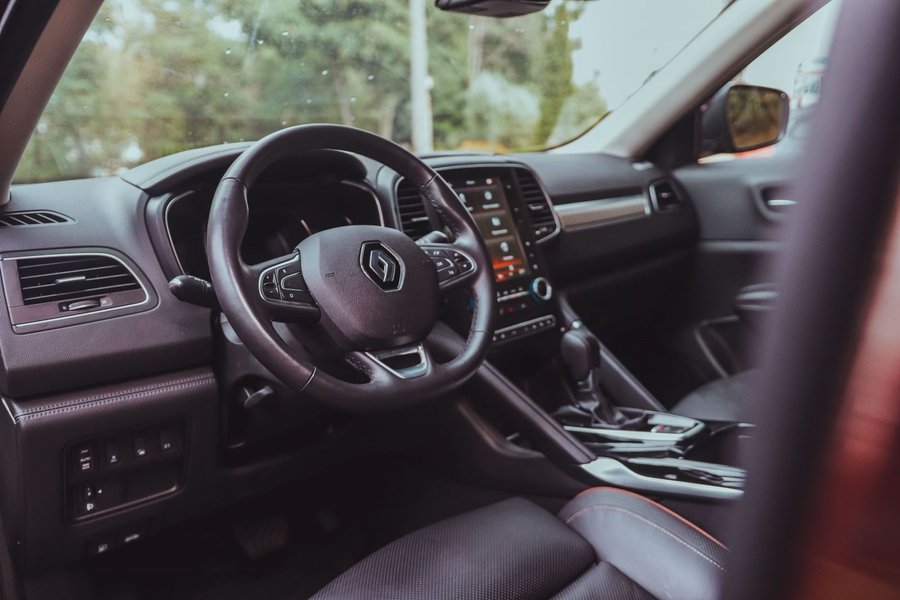 обзор на рено колеос, салон, внутри, фото