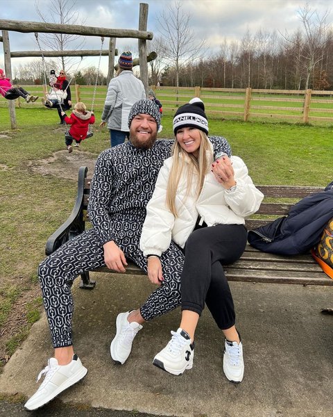 конор макгрегор, модный образ, прада, костюм прада, тренд сезона