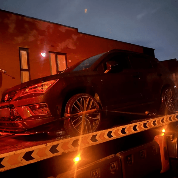 Чоловік знайшов вкрадене авто через Google Earth, викрали авто, знайшов авто, поліція не діяла, Google Earth, сміттєвий бак, викрадена машина,