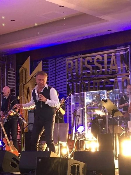 русский дом, давос, российские олигархи, леонид агутин