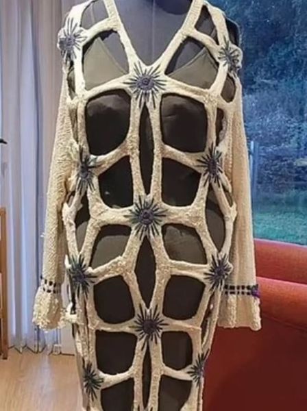 Сукня мачухи на весіллі здивувала мережу, яке вбрання вона обрала для церемонії