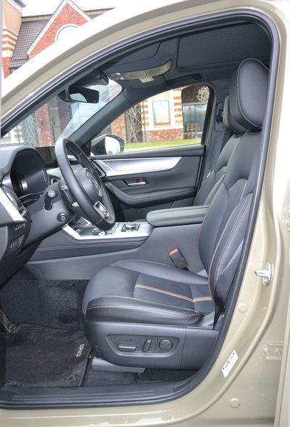 передние сиденья Mazda CX-60