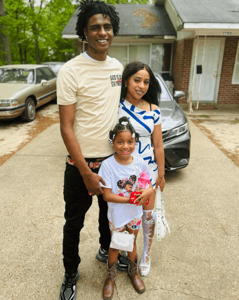 Лулу с семьей