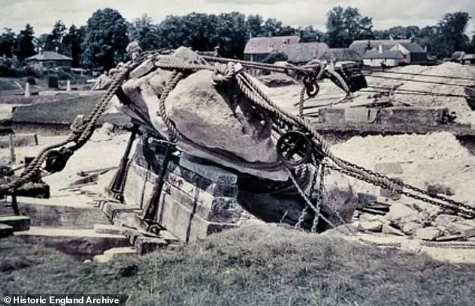 Древние камни в Эйвбери