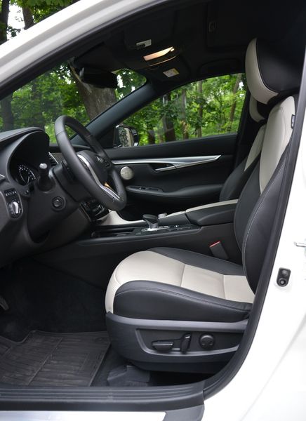 Передние сиденья Infiniti QX55, Новый Infiniti QX55, Infiniti QX55, Infiniti QX55 2023, кроссовер Infiniti