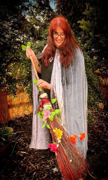 Кэролайн ведьма