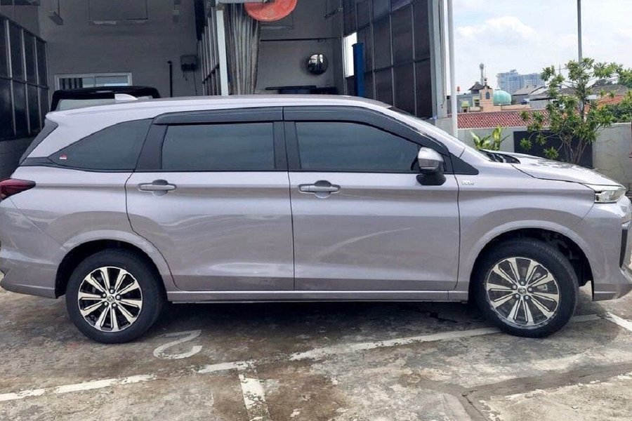 Мінівен підріс до 4,4 м завдовжки