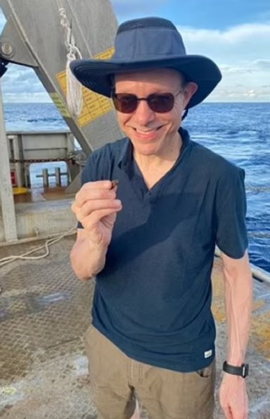 Ави Льоб Ави Льоб