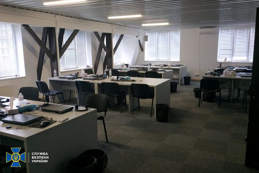 Обшуки в нелегальних колл-центрах у Львові