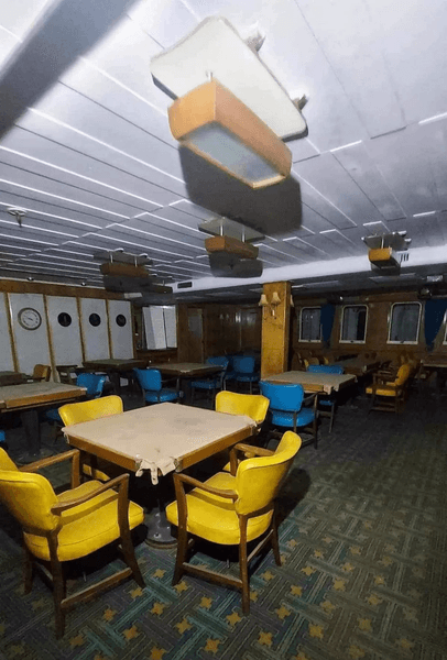 Покинутий корабель, судно, TSS Duke of Lancaster, творці "Титаніка", корабель-привид, застиглий у часі, парк розваг