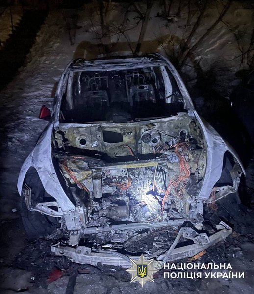 Обещали $2000, дали $20: поджоги Tesla в столице