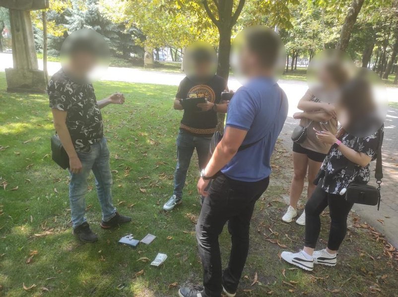 У Дніпрі затримали групу осіб