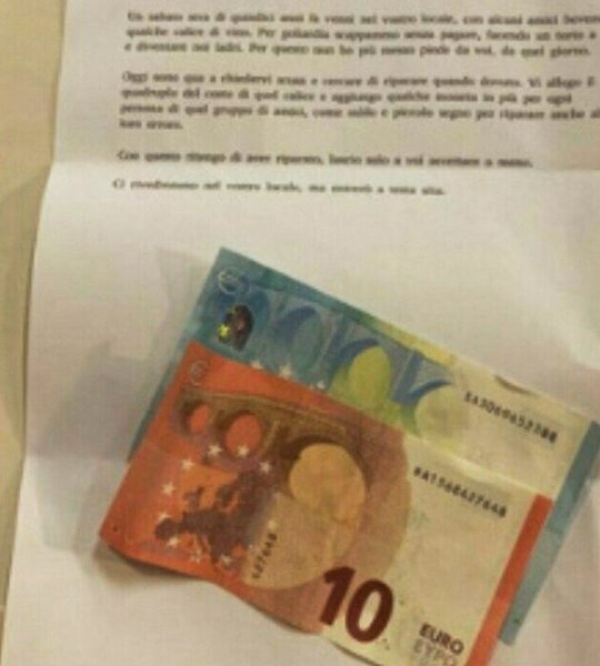 Мужчина вернул деньги в бар спустя 15 лет, деньги, долг, бар, записка, послание, заплатил в 4 разы больше, очистил совесть, сбежал не заплатив