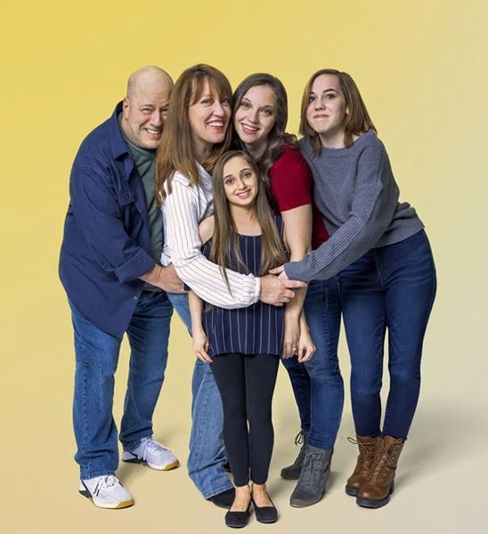 Женщина застряла в теле маленькой девочки, как она живет, заболевания, странные диагнозы, интересные истории, странные случаи