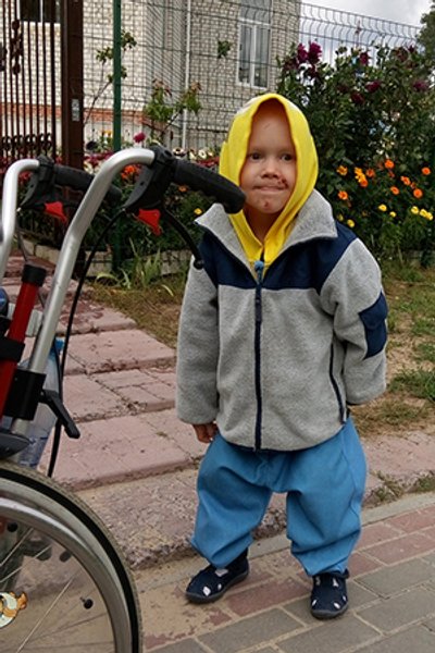 

Буллезный эпидермолиз, редкое генетическое заболевание, сделало самым хрупким то, на чем люди должны стоять крепко
