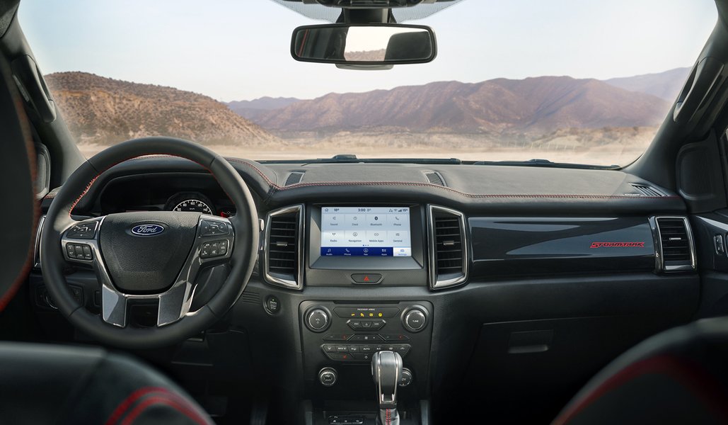 интерьер Ford Ranger Stormtrak