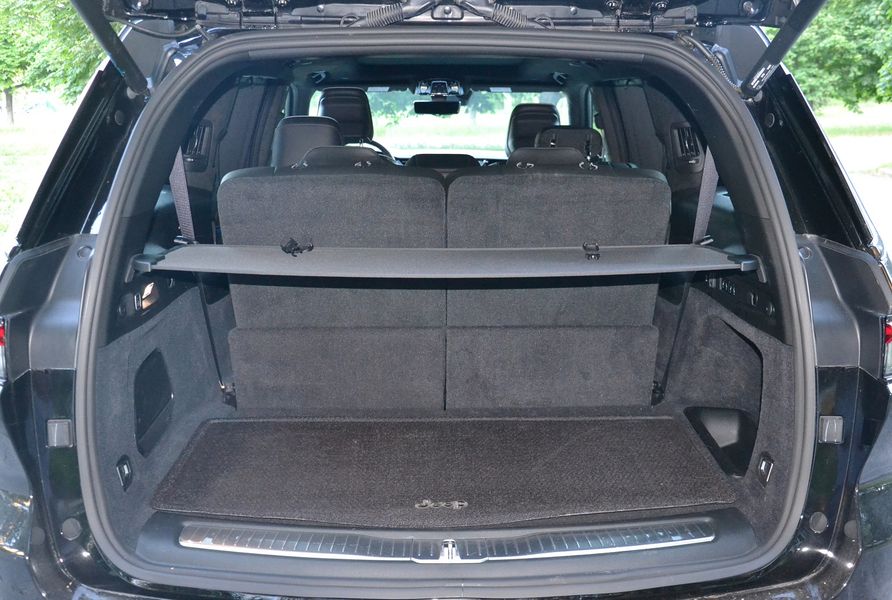 Со всеми креслами на месте остается 490-литровый багажник