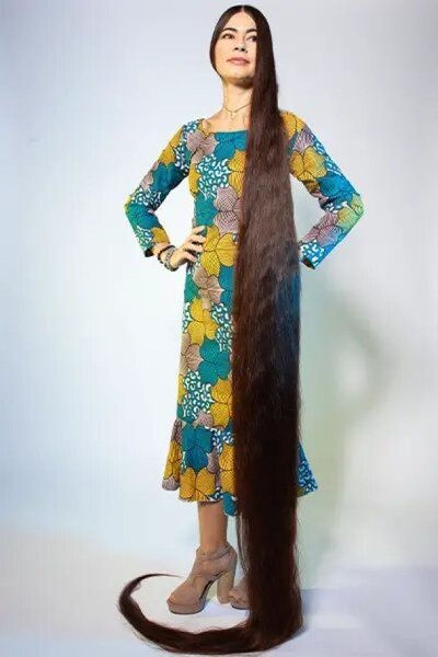 Алия Насырова с самыми длинными волосами на планете, Книга рекордов Гиннеса, титулы, внешность