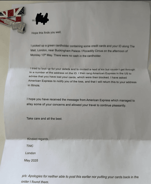 Турист, который потерял свой кошелек во время отпуска в другой стране, получил его по почте спустя месяц