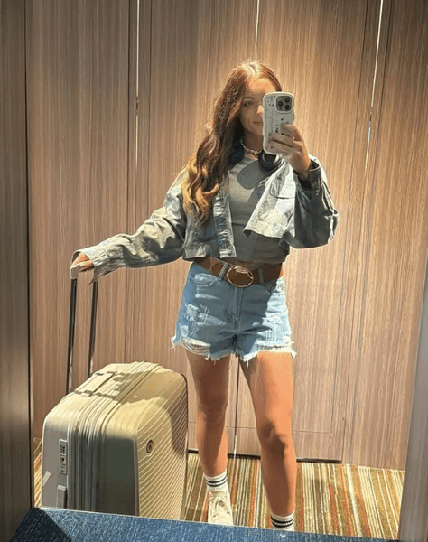 Грейс Келли собирается в путешествие