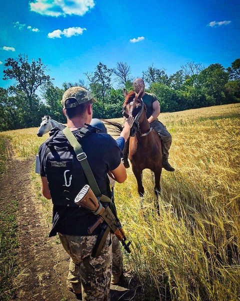 Конеферма обстрел выжившие кони животные тероборона бойцы