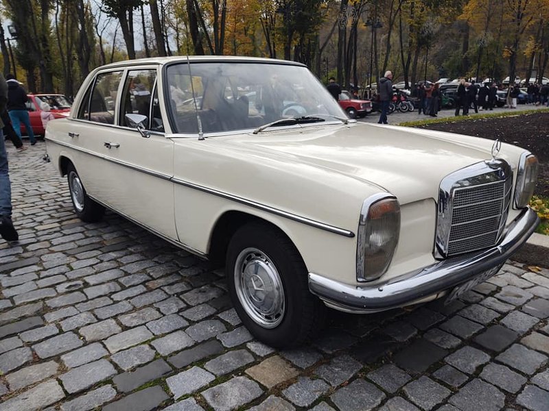 Mercedes W114, ретро автомобили, ретро слет, ретро авто