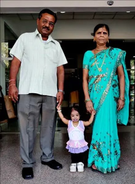 Йоті Амге, батьки, сім'я