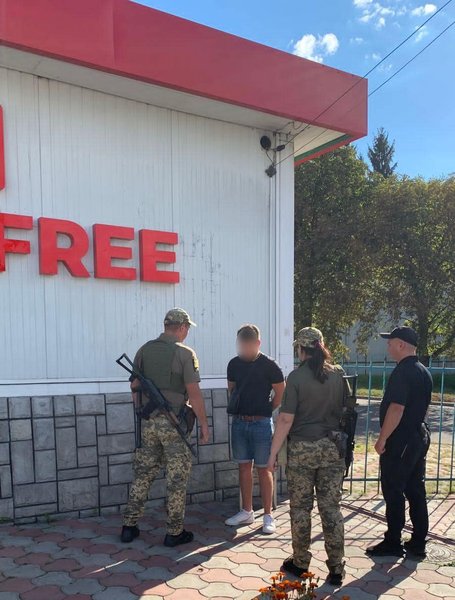 прикордонники, ухилянти, україна, кордон із польщею, шегині, пункт пропуску, виїзд чоловіків за кордон