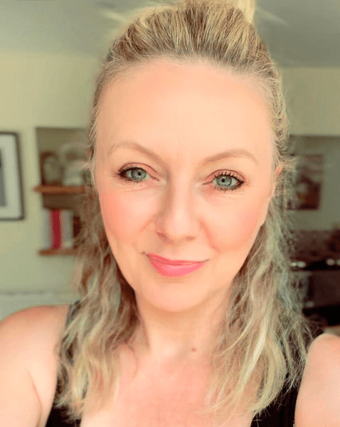 Женщине сделали операцию во время отпуска в Греции, которая изменила ее жизнь