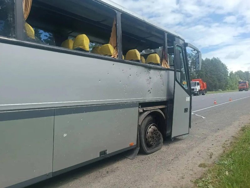 фото колесо автобуса у Брянській області, 17 червня