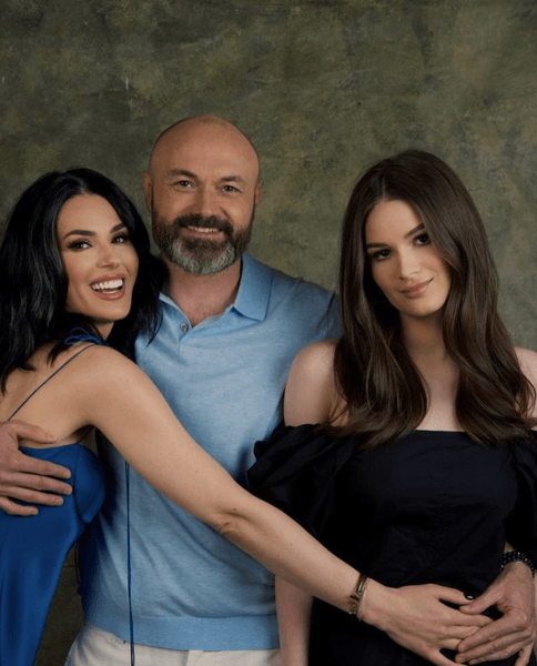 Маша Єфросиніна з донькою