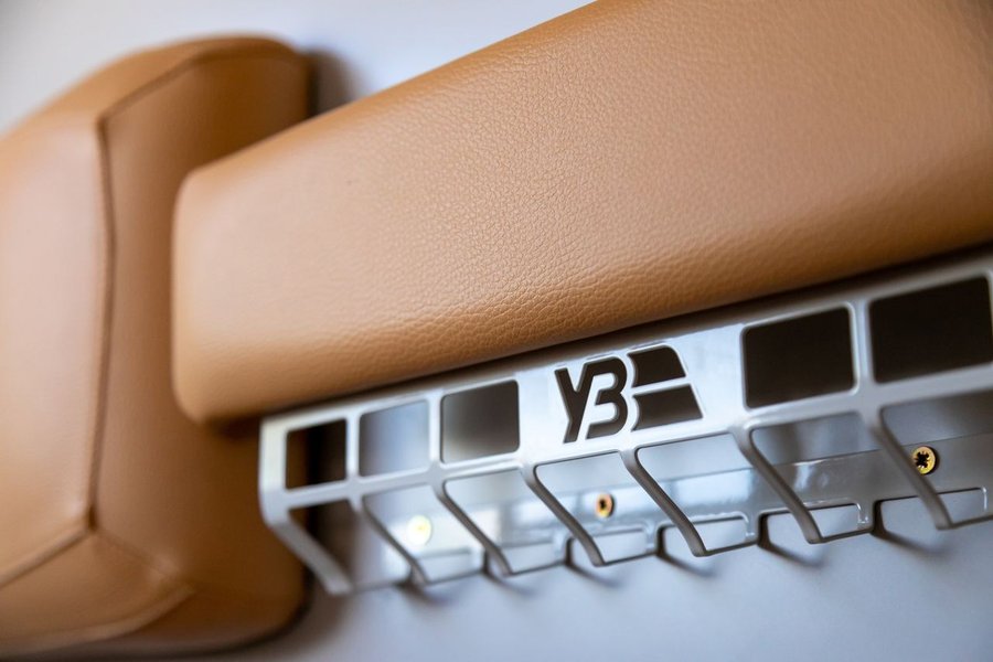 Укрзалізниця показала оновлені плацкартні вагони