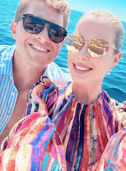 Грег Маллетт і Амелія Спенсер