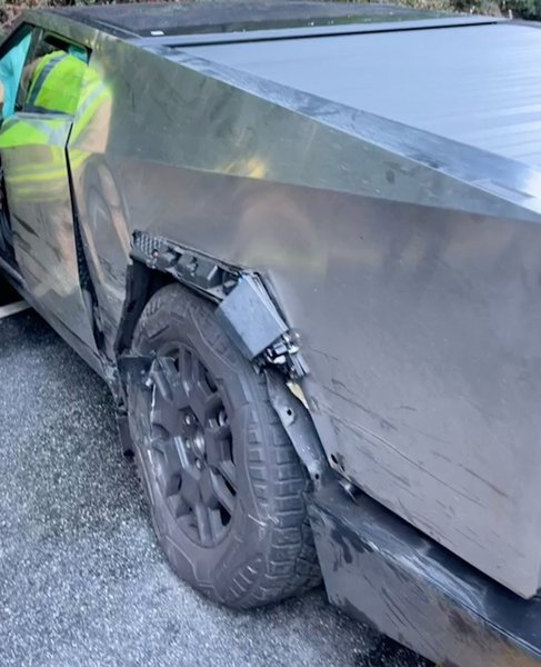 Разбитый tesla cybertruck, Tesla Cybertruck, пикап Tesla Cybertruck, электромобиль Tesla, новая Tesla Cybertruck