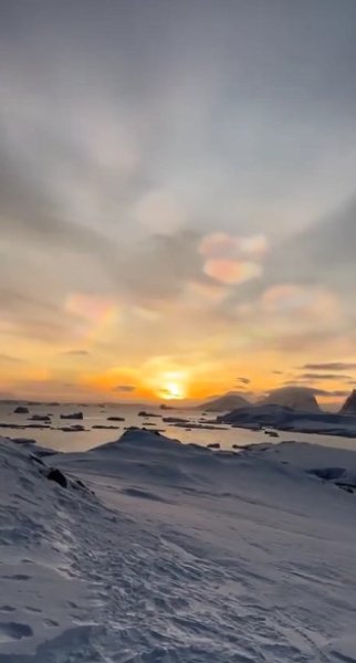 пейзаж на станции  Наука об облаках, стратосферные облака, Академик Вернадский