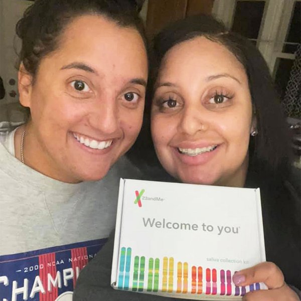 разлученные в детстве, удочерение, сестры