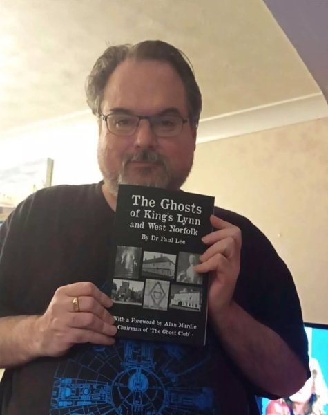 експерт по призраци Д-р Пол Лий смята, че радиочестотното наследство на Великобритания е в сериозен упадък (Снимка: Twitter)