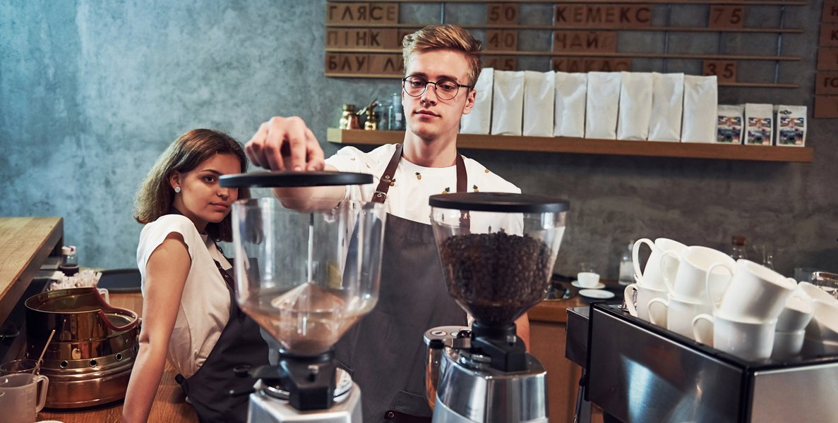 У сфері HoReCa (ресторани, кав'ярні, готелі) мало вакансій, незважаючи на гарячий сезон