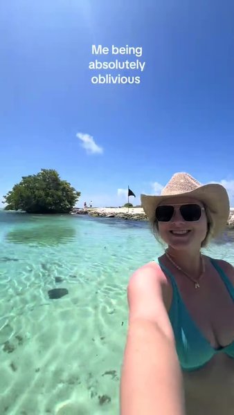 Американка отдыхает в Мексике