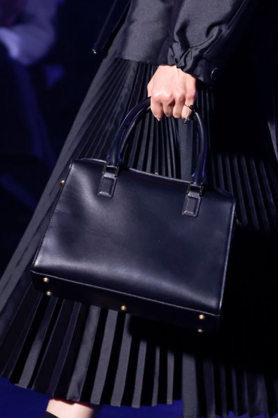 Емблематичният Dior2 Снимка от шоуто на Dior есен-зима 2023 г
